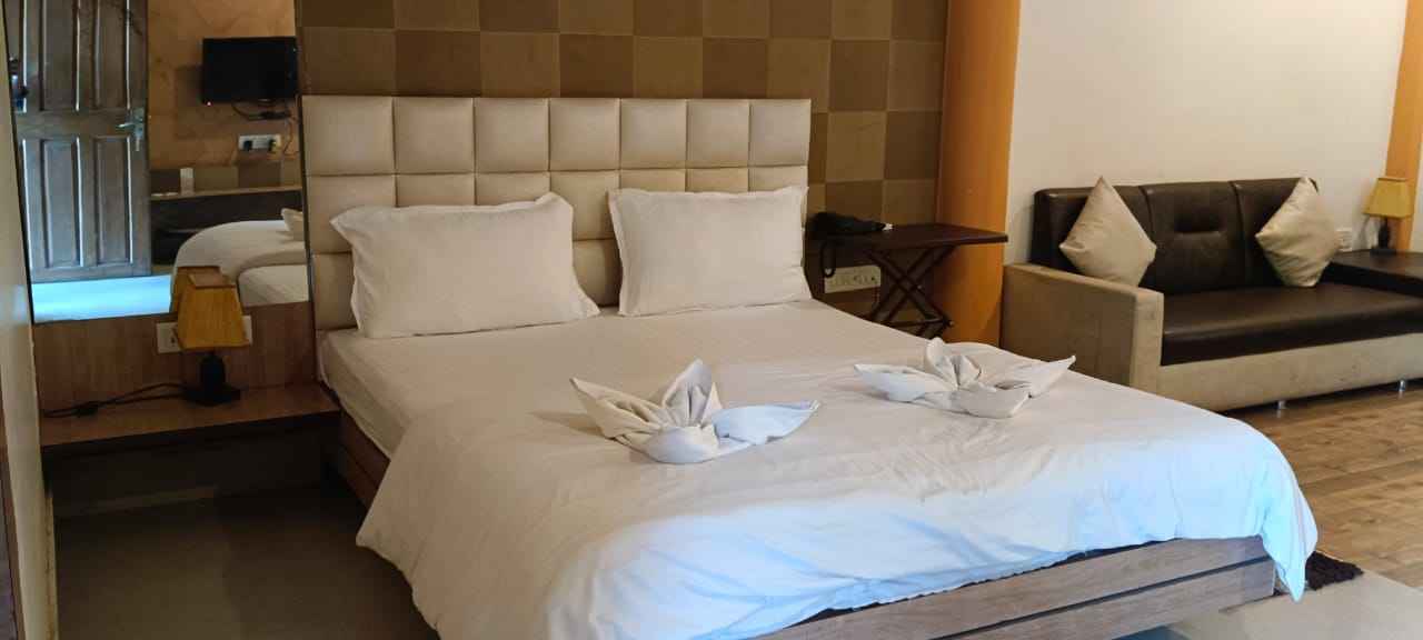 Super Deluxe Premium